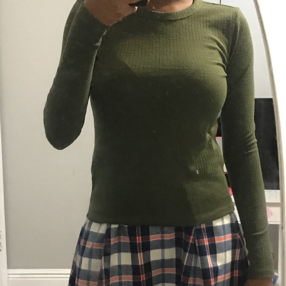 Simplistic long sleeve olive green top